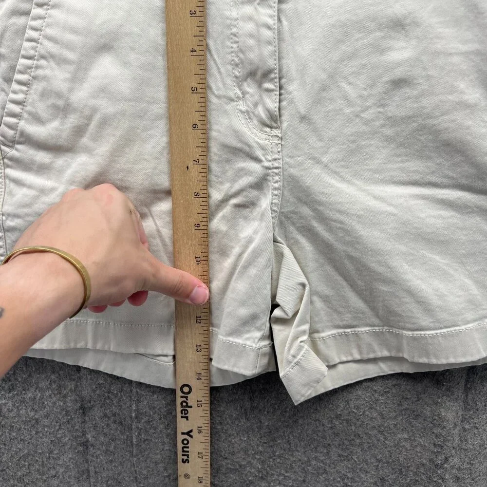 Vineyard Vines Shorts Womens 6 Beige Chino Flat Front Canvas Golf Golfer - Picture 3 of 10